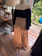 Load image into Gallery viewer, Amazing deal! Four tops and two skirts package