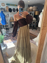 Load image into Gallery viewer, Sale ready to ship three top one skirt