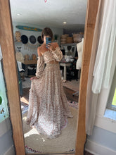 Load image into Gallery viewer, Ready to ship sale three top with skirt crinkle beige floral print