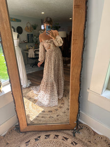 Kismet beige little florals two piece crinkle  dress preorder allow 6-8 week  (tie removable)