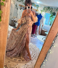 Load image into Gallery viewer, Preorder allow 6-8 weeks poetry two piece with added music top in the newest vintage lovers print