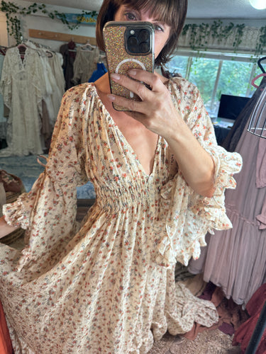 Flash sale Ready to ship dreams like these crinkle ivory floral maternity friendly reclamation dress