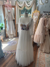 Load image into Gallery viewer, New style dress sample sale ready to ship