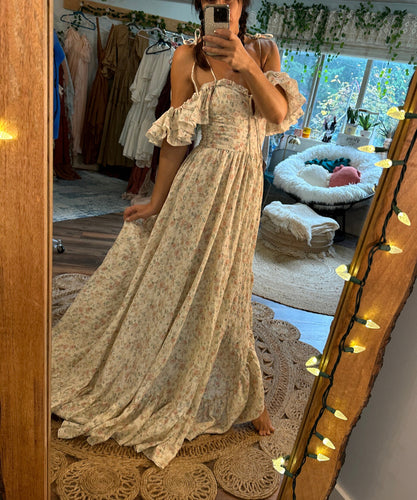 Sale Ready to ship poetry dress in cotton floral print maternity friendly soft roses print