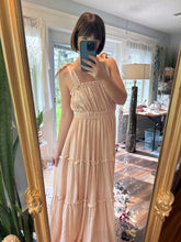 Load image into Gallery viewer, (Beige ) Ready to ship beige  you glow girl sleeveless flash sale