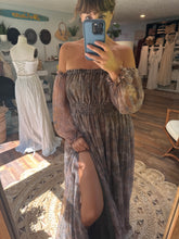 Load image into Gallery viewer, (Blue green) Flash sale Ready to ship soft mesh tulle and chiffon you glow girl