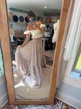 Load image into Gallery viewer, Ready to ship sale three top with skirt crinkle beige floral print