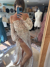 Load image into Gallery viewer, Ready to ship sale three top with skirt crinkle beige floral print