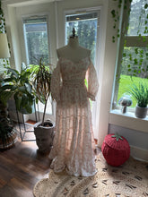 Load image into Gallery viewer, (Two top one skirt) Flash sale ready to ship two piece floral dress fits bigger busts