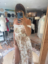 Load image into Gallery viewer, Frolick dress ready to ship in retired crinkle print