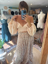 Load image into Gallery viewer, Ready to ship sale three top with skirt crinkle beige floral print