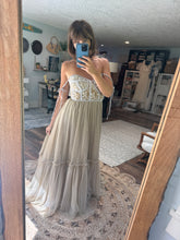 Load image into Gallery viewer, Small dye flaw ready to ship hey babe dress lined