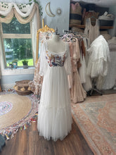 Load image into Gallery viewer, New style dress sample sale ready to ship