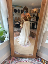 Load image into Gallery viewer, Ready to ship mega good sale three tops two skirts deal