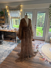 Load image into Gallery viewer, Sample sale robe fits petites xs-medium peonies print ready to ship