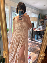 Load image into Gallery viewer, (Beige ) Ready to ship beige  you glow girl sleeveless flash sale