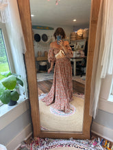 Load image into Gallery viewer, Three tops with one skirt deal