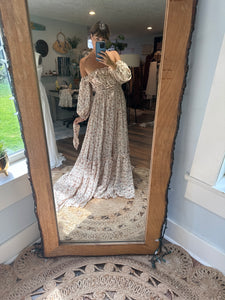 Kismet beige little florals two piece crinkle  dress preorder allow 6-8 week  (tie removable)