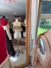 Load image into Gallery viewer, Amazing deal! Four tops and two skirts package