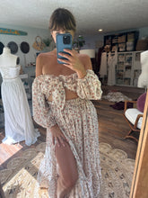 Load image into Gallery viewer, Kismet beige little florals two piece crinkle  dress preorder allow 6-8 week  (tie removable)