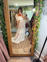 Load image into Gallery viewer, Two skirts and a top package - lace floral with a white linen cotton skirt (ready to ship)