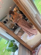 Load image into Gallery viewer, Three tops with one skirt deal