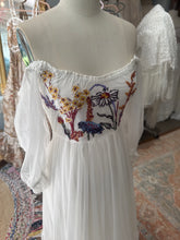 Load image into Gallery viewer, New style dress sample sale ready to ship