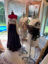 Load image into Gallery viewer, Amazing deal! Four tops and two skirts package