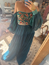 Load image into Gallery viewer, Flash sale two top with a skirt