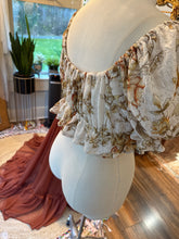 Load image into Gallery viewer, Ready to ship two tops and a skirt bundle deal