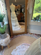 Load image into Gallery viewer, Sample sale skirt in ruffle chiffon comes with Juliet dress in lace (off white) ready to ship