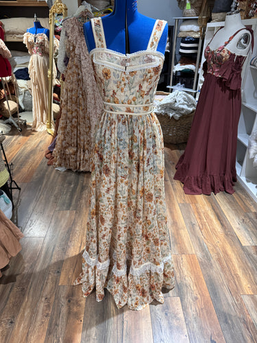 Ready to ship Frolick Dress new in crinkle Daisy